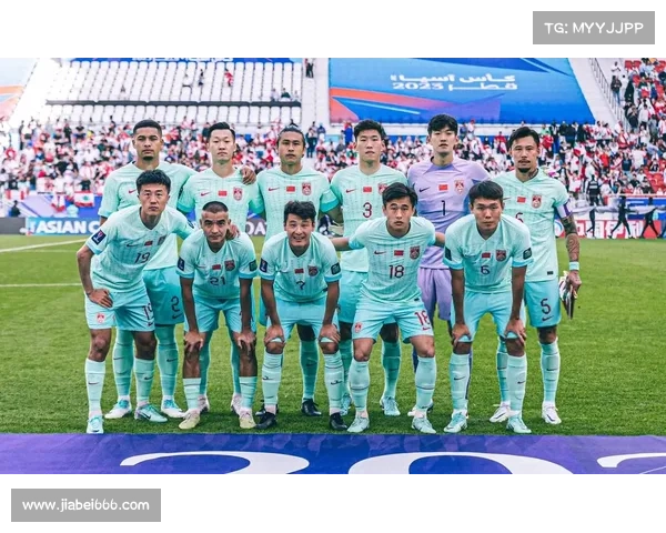 国足出征雅加达适应热带气候挑战全力备战亚洲杯